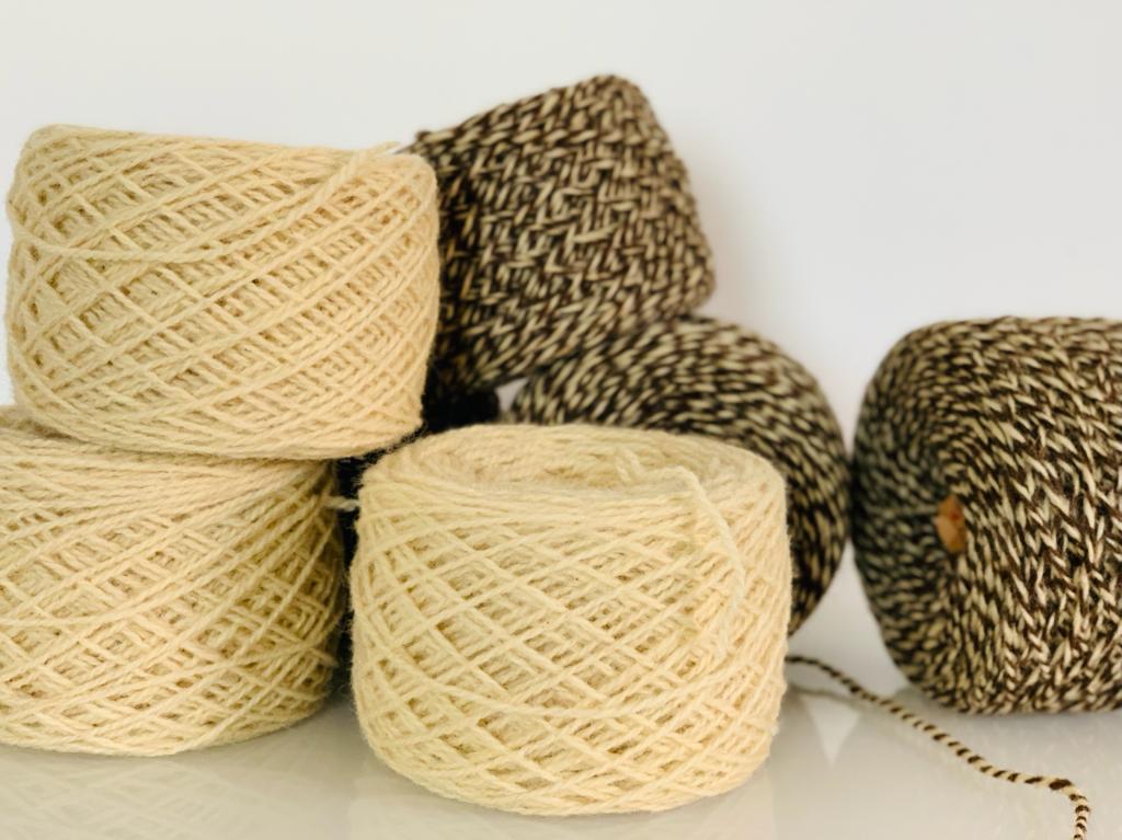 Sockenwolle Naturfarben 100% reine Schafwolle Melange (6,10€/100g) – Bild 3