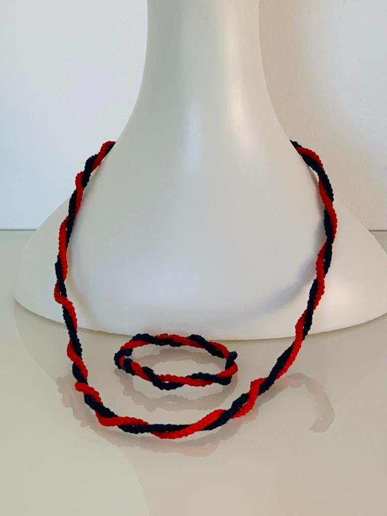 Halsschmuck und Armband aus 100% Baumwolle - ROT-DUNKELBLAU - Halskette – Bild 2