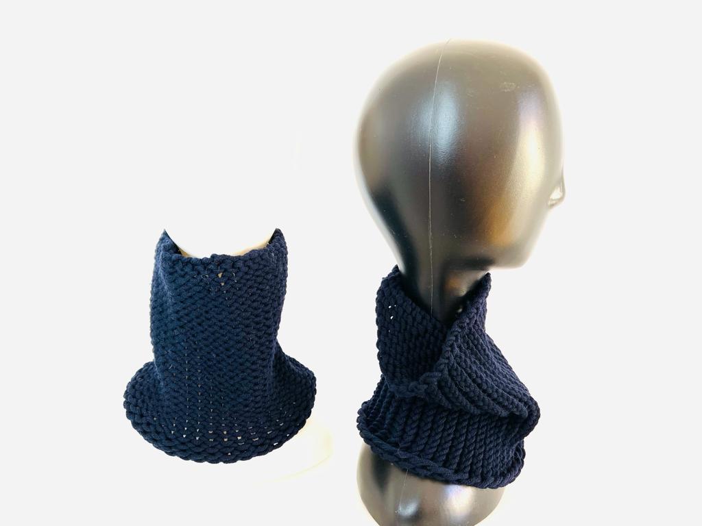 Merino Schal in Blau, handgestrickt - 100% Merinowolle – Bild 2