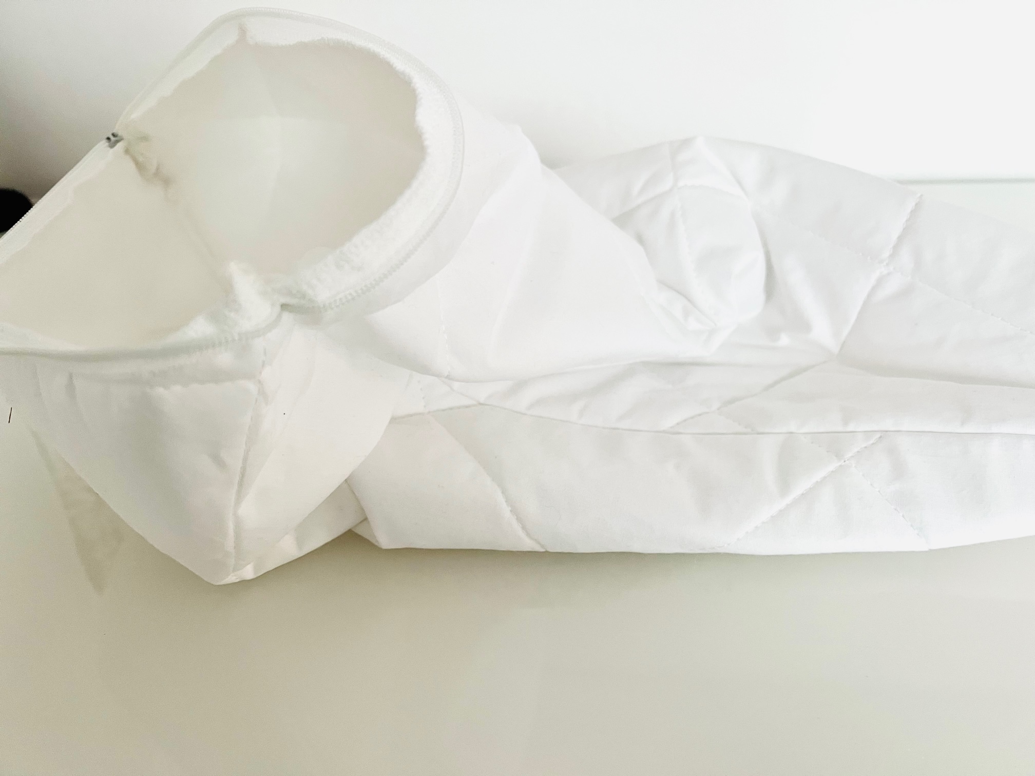 Kopfkissen 30x50 cm, 100% Baumwolle, Füllung: Schurwolle & Zirbenspäne – Bild 5