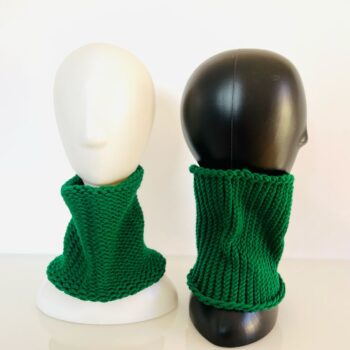 Merino Schal in Grün, handgestrickt – 100% Merinowolle