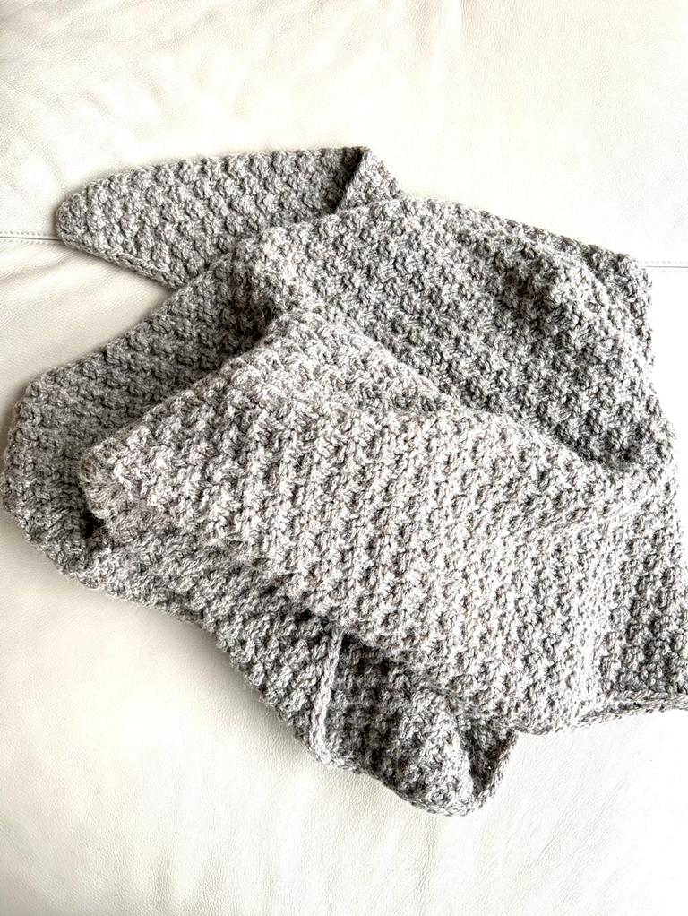 XXL Dreickschal, Stola, Strick-Poncho - 100% Öko-Schafschurwolle – Bild 3