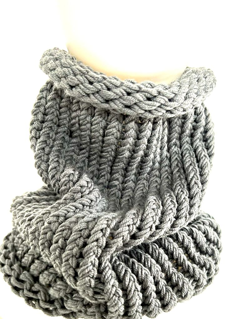 Merino Schal in Grau, handgestrickt - 100% Merinowolle - extradick – Bild 7
