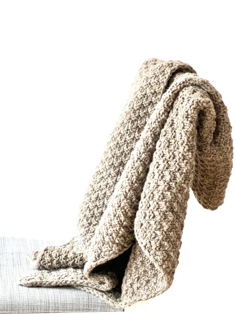 XXL Dreickschal, Stola, Strick-Poncho - 100% Öko-Schafschurwolle – Bild 5