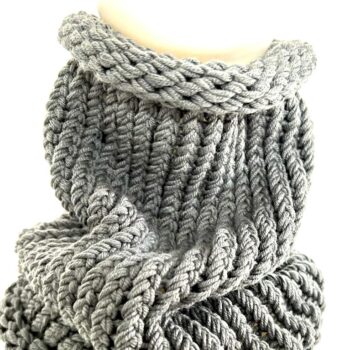 Merino Schal in Grau, handgestrickt – 100% Merinowolle – extradick