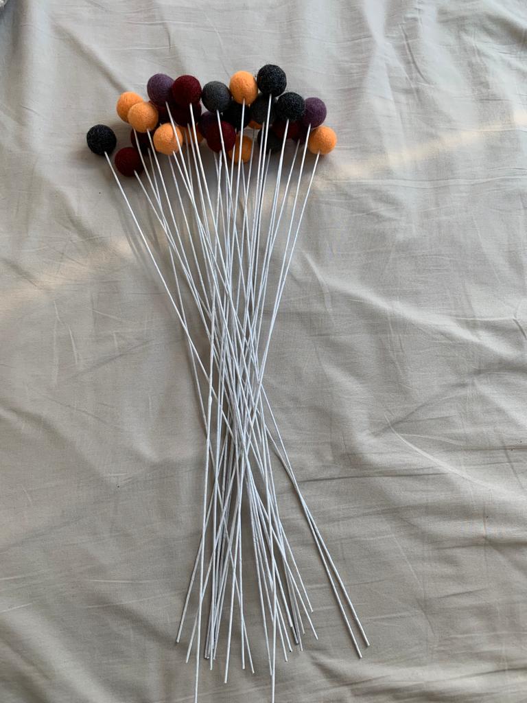 Blumenstrauß aus 25 Filzkugel-Blumen, 30cm Stiellänge, Ocker - Lila – Bild 3