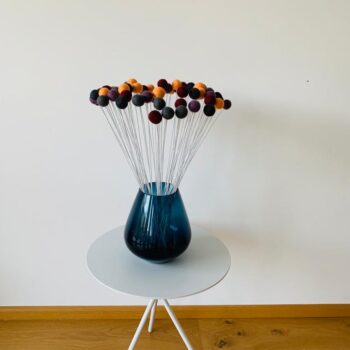 Blumenstrauß aus 25 Filzkugel-Blumen, 30cm Stiellänge, Ocker - Lila