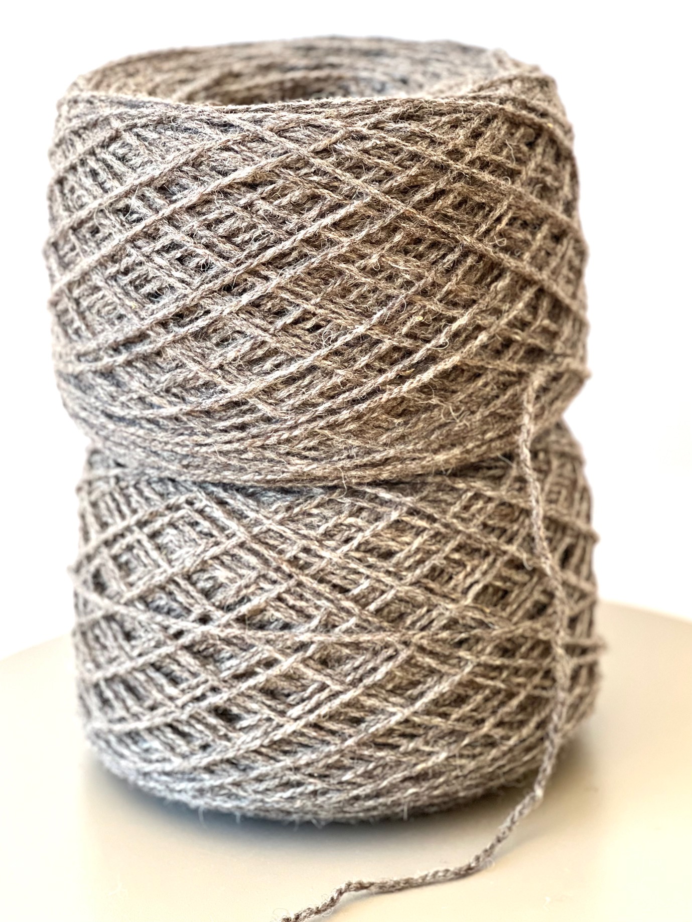 STRICKWOLLE - 100% Schurwolle 2200 Gramm - NEU - GRAU-BRAUN