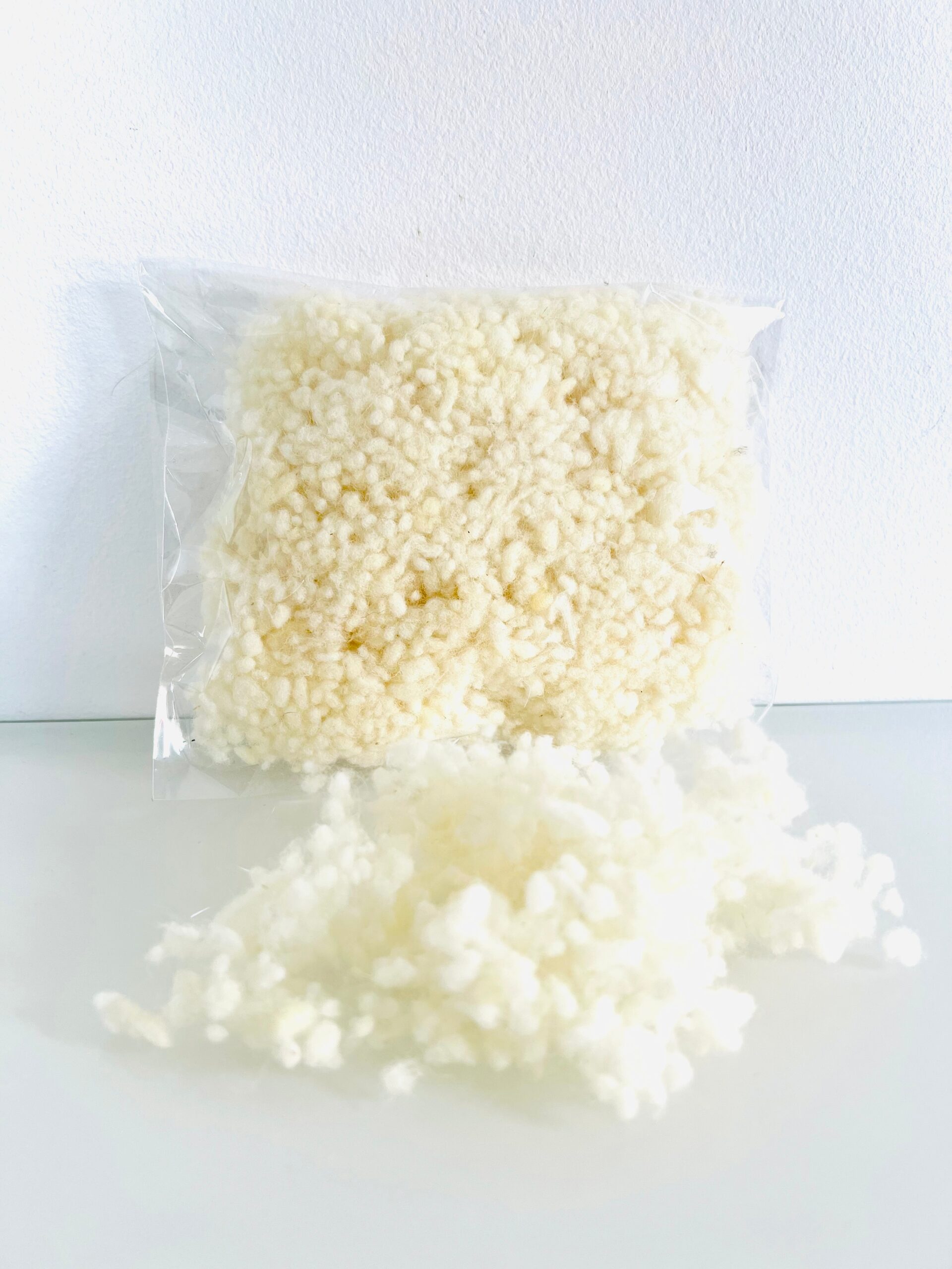 Füllmaterial für Kopfkissen, Plüschtiere, zum Basteln - 100% BIO-Schurwolle - 50g