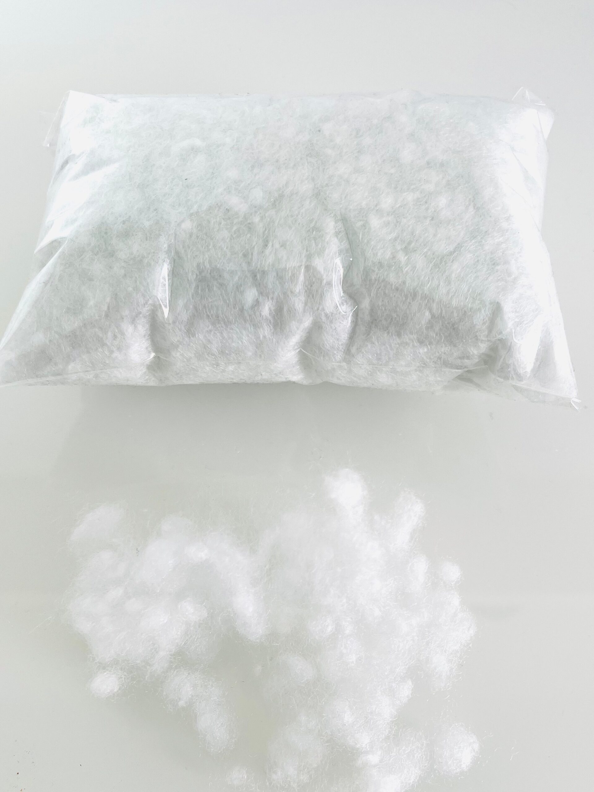 Füllmaterial für Kopfkissen, Plüschtiere, zum Basteln - Polyesterfaserbällchen - 30g