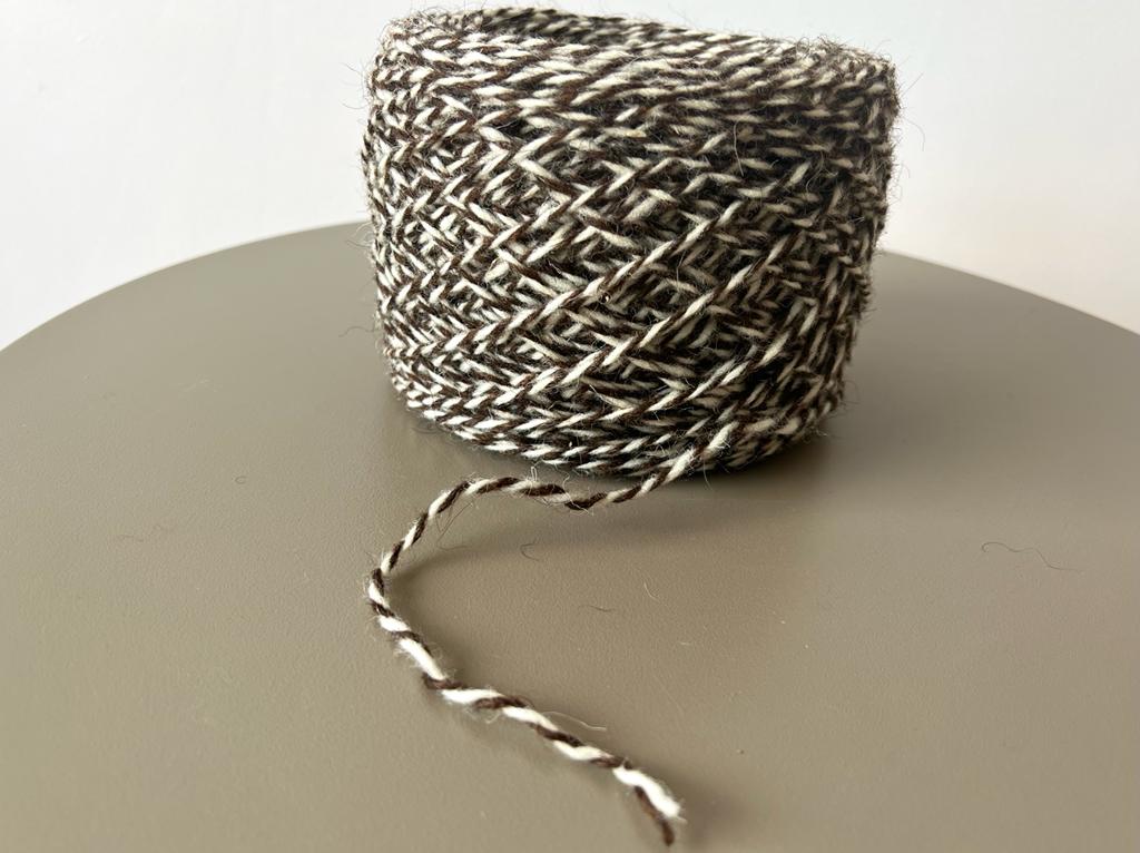 Schurwolle 2ply, braun-beige, gewaschen, 195g – Bild 2